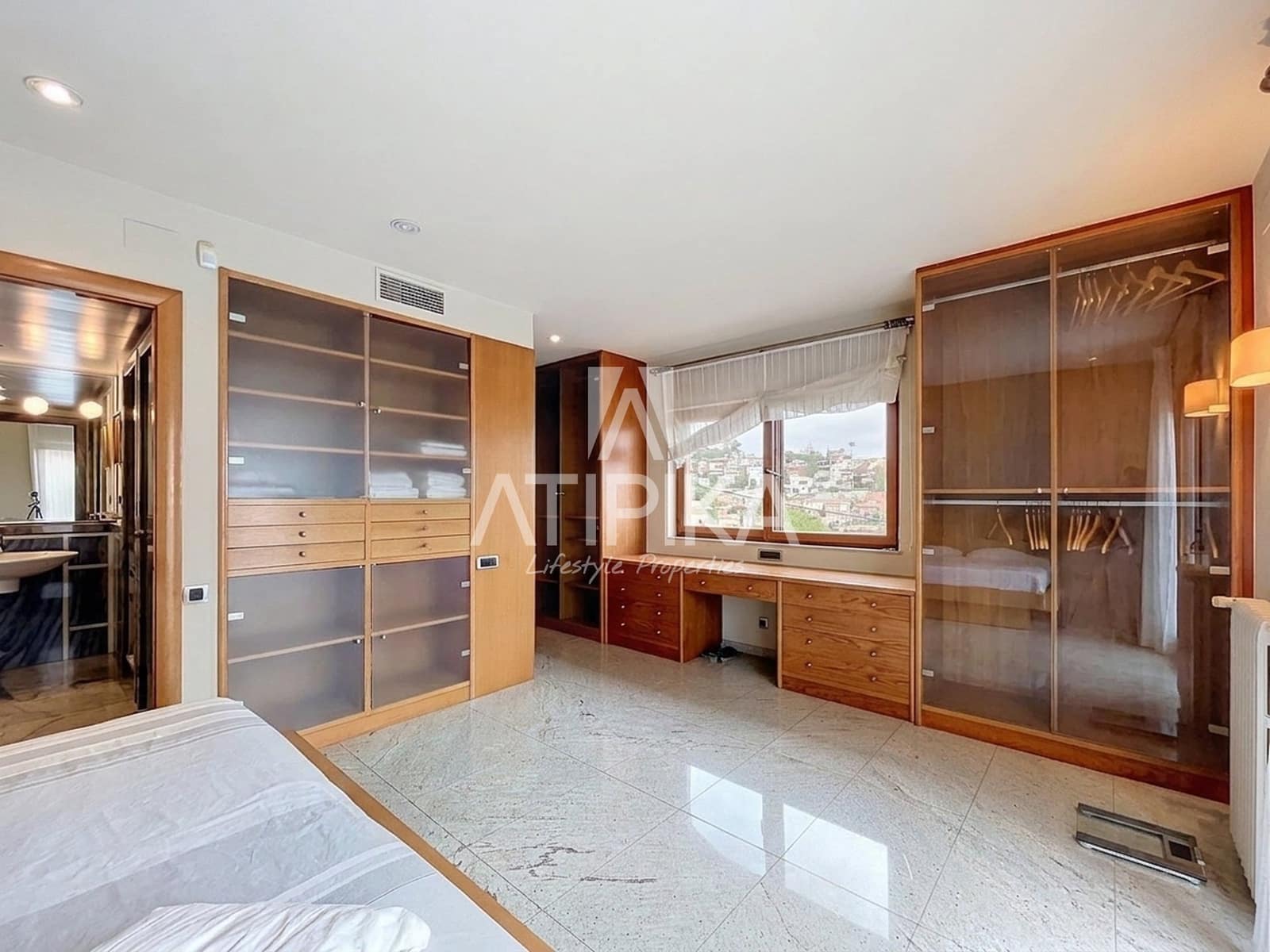 4 soveværelse Villa til salg i Esplugues de Llobregat med swimmingpool garage - € 2.150.000 (Ref: 10186321)
