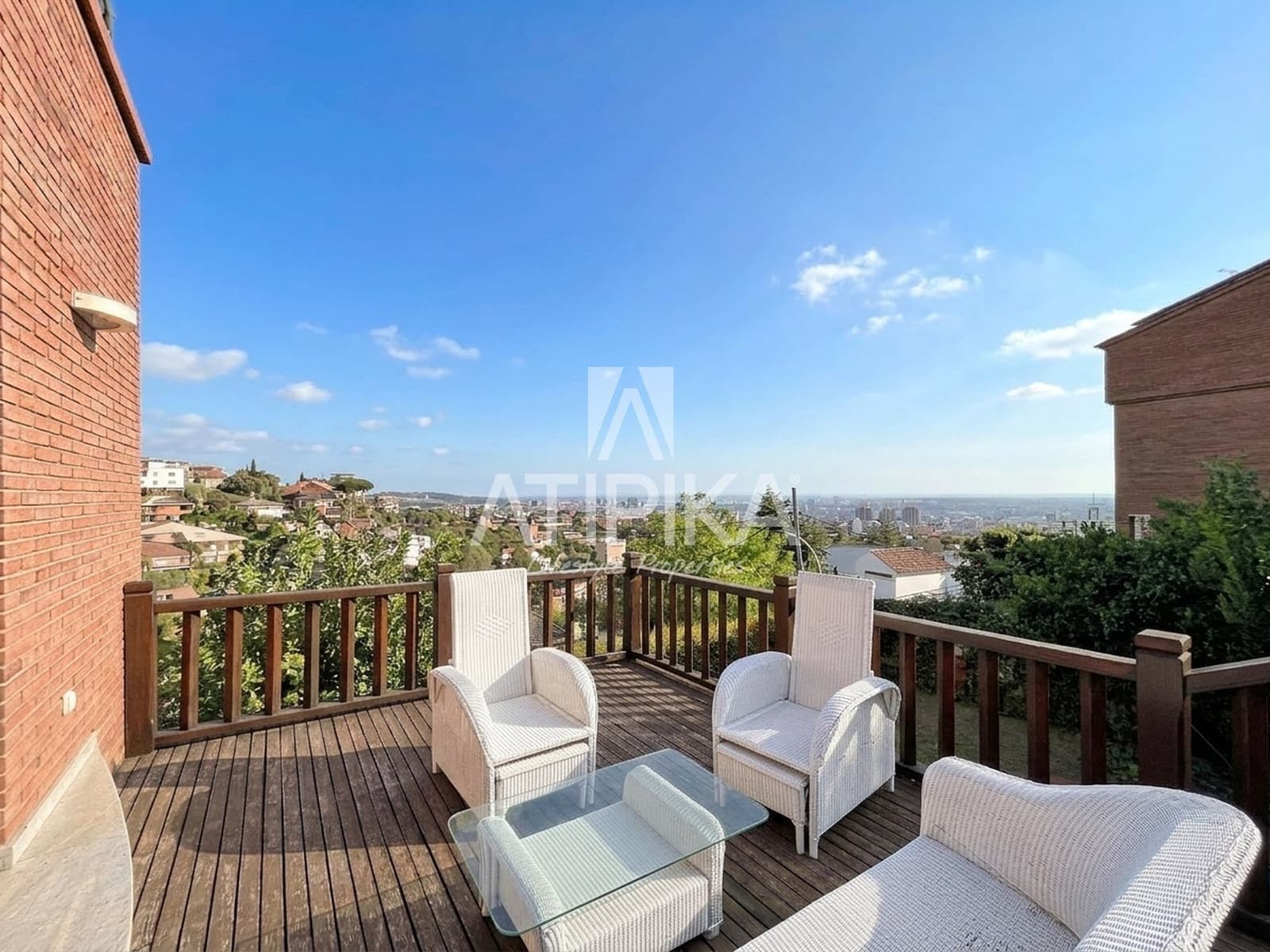 4 soveværelse Villa til salg i Esplugues de Llobregat med swimmingpool garage - € 2.150.000 (Ref: 10186321)