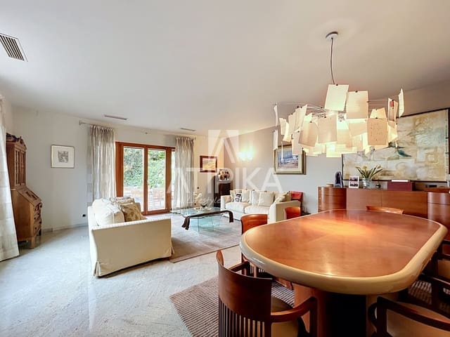 4 soveværelse Villa til salg i Esplugues de Llobregat med swimmingpool garage - € 2.150.000 (Ref: 10186321)