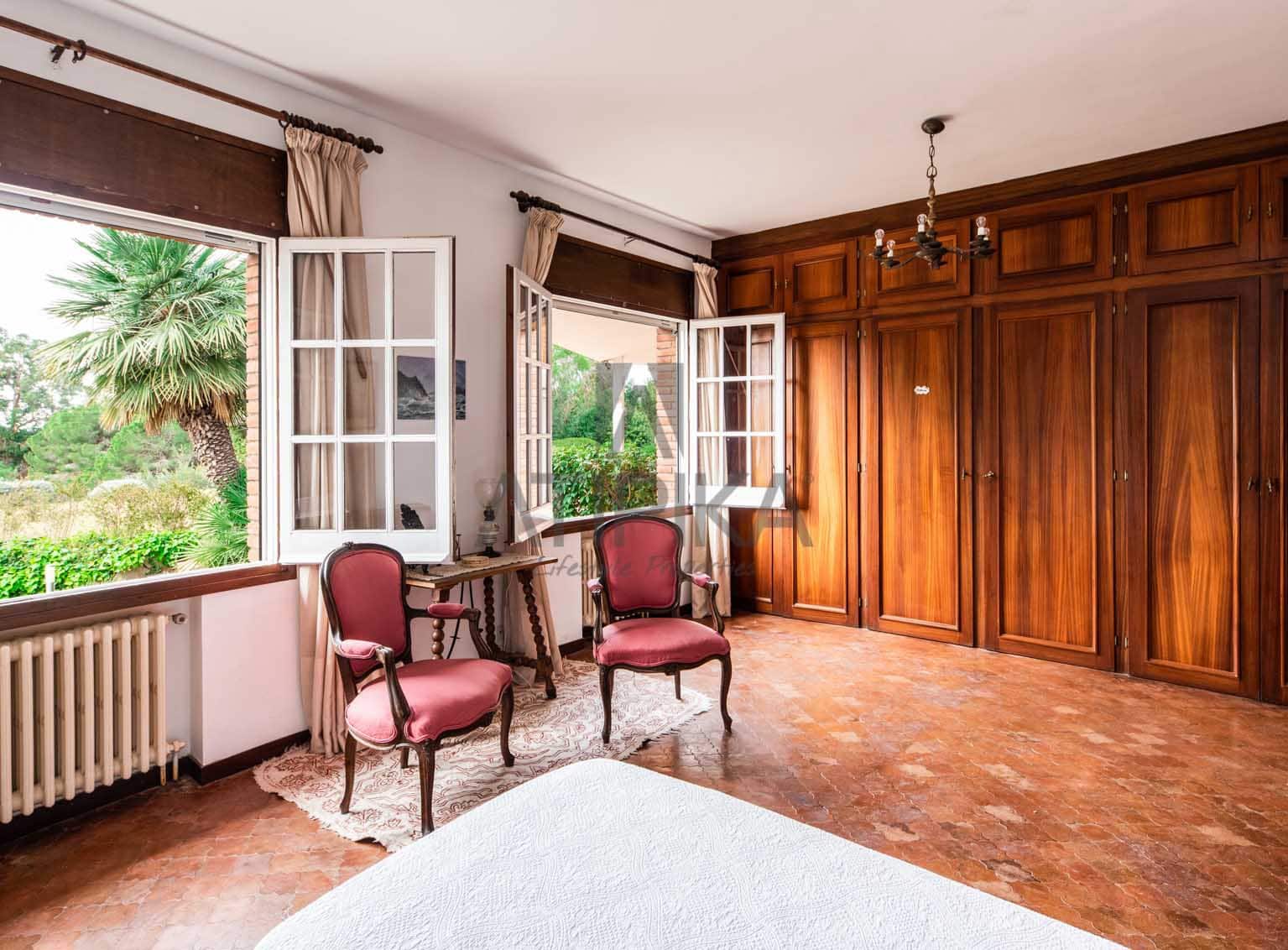 5 bedroom Villa for sale in Sant Vicenc de Montalt with pool - € 1,575,000 (Ref: 5097743)