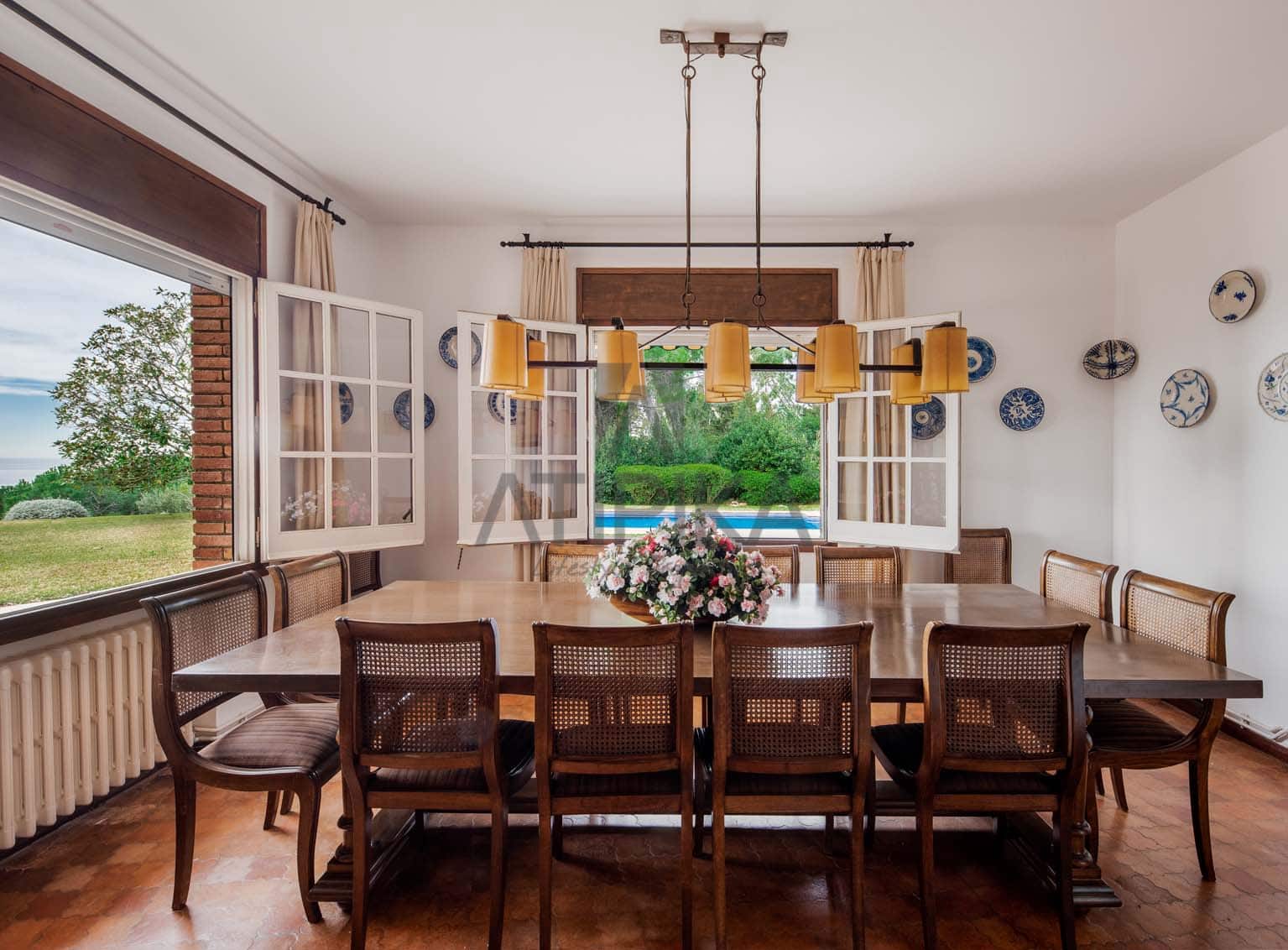 5 bedroom Villa for sale in Sant Vicenc de Montalt with pool - € 1,575,000 (Ref: 5097743)