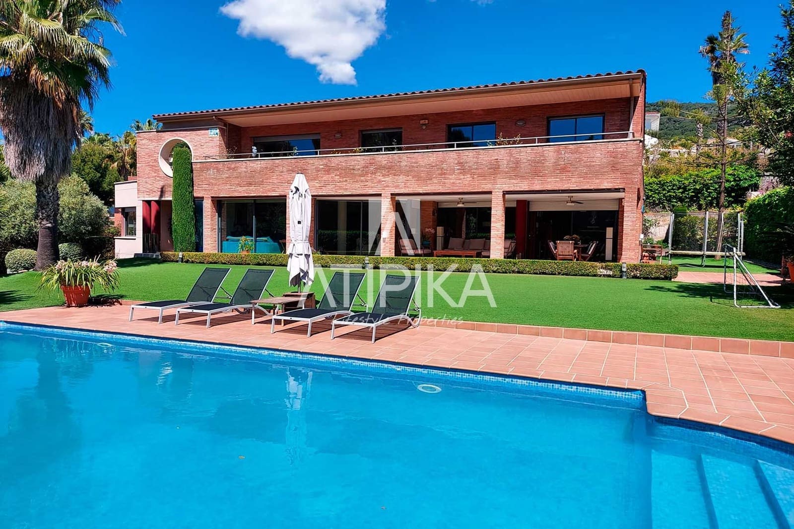 7 slaapkamer Villa te koop in Teia - € 2.450.000 (Ref: 5097987)