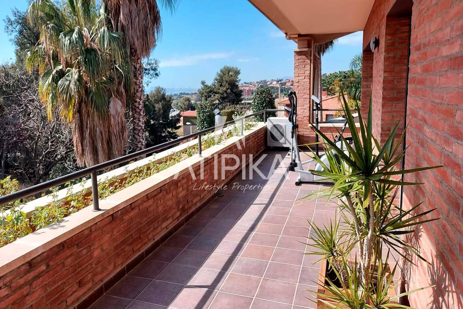 7 slaapkamer Villa te koop in Teia - € 2.450.000 (Ref: 5097987)