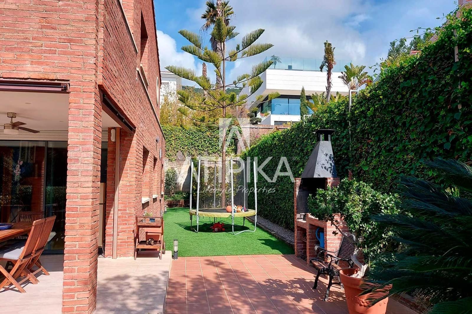 7 slaapkamer Villa te koop in Teia - € 2.450.000 (Ref: 5097987)