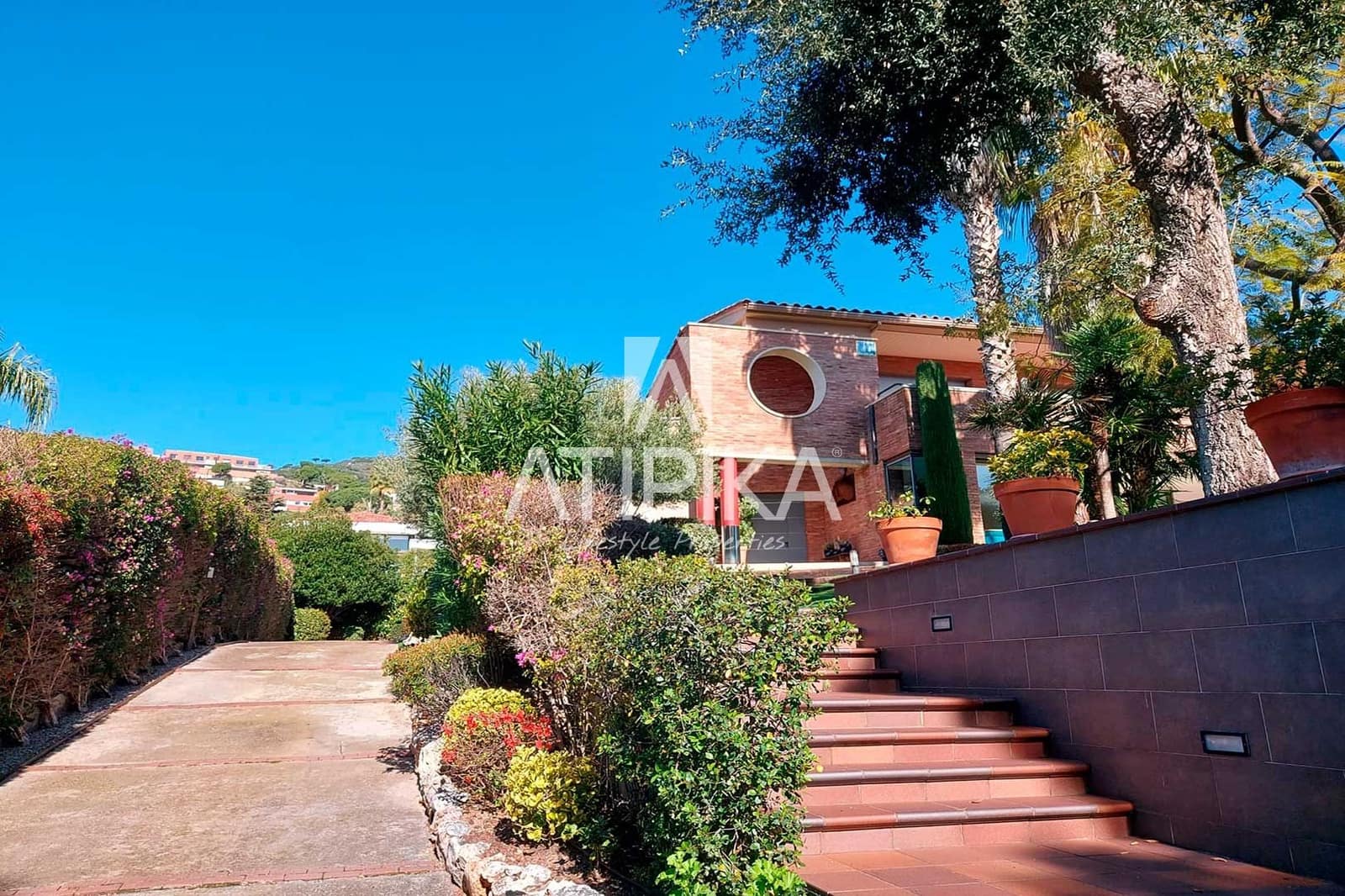 7 slaapkamer Villa te koop in Teia - € 2.450.000 (Ref: 5097987)