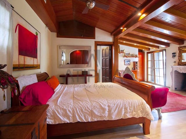 7 makuuhuone Huvila myytävänä paikassa Castelldefels mukana uima-altaan - 2 199 000 € (Ref: 5097989)