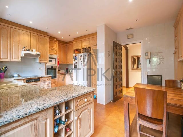 7 makuuhuone Huvila myytävänä paikassa Castelldefels mukana uima-altaan - 2 199 000 € (Ref: 5097989)