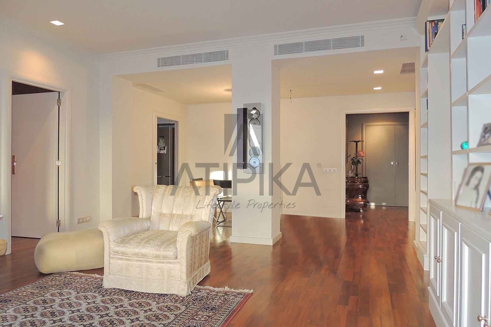 2 bedroom Apartment for sale in Barcelona city with pool - € 1,100,000 (Ref: 5098002)