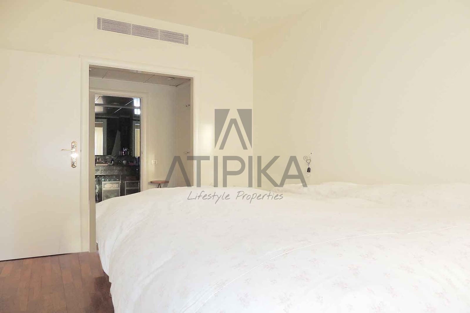 2 bedroom Apartment for sale in Barcelona city with pool - € 1,100,000 (Ref: 5098002)