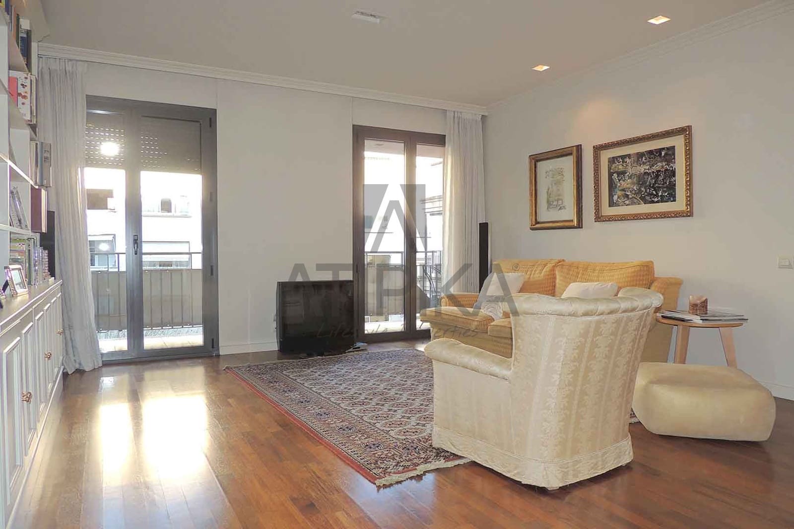 2 bedroom Apartment for sale in Barcelona city with pool - € 1,100,000 (Ref: 5098002)