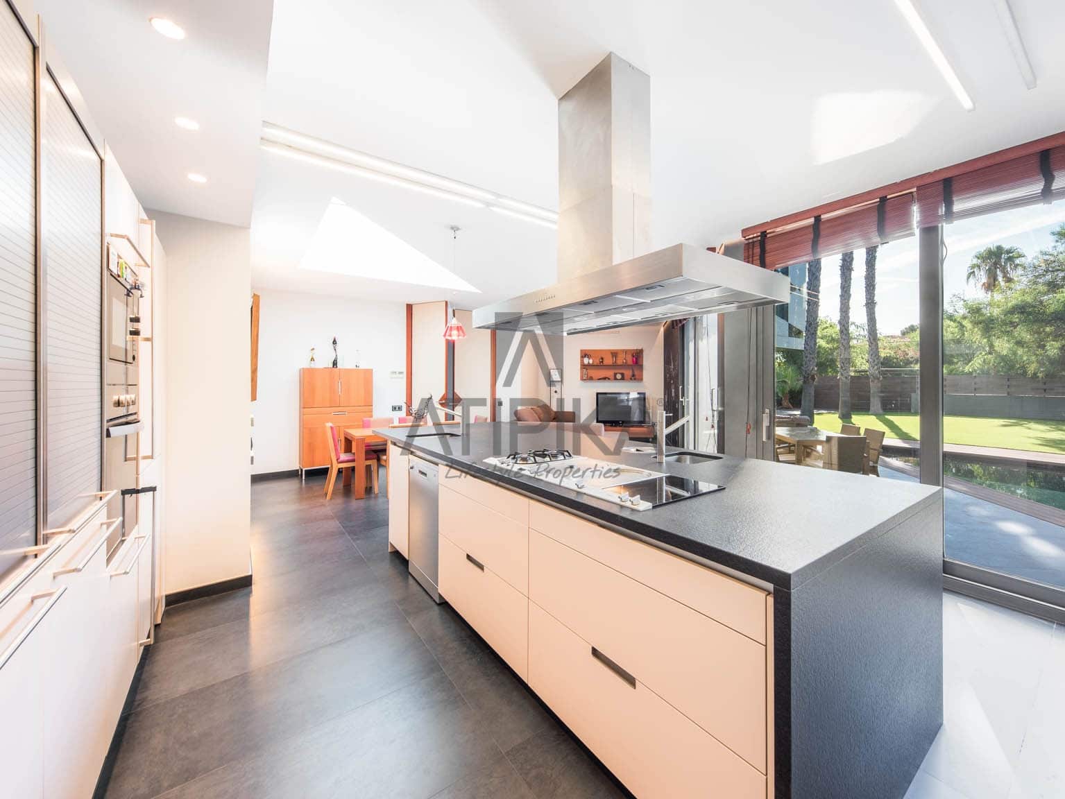 10 soverom Villa til salgs i Sitges med svømmebasseng - € 4 870 000 (Ref: 5098004)