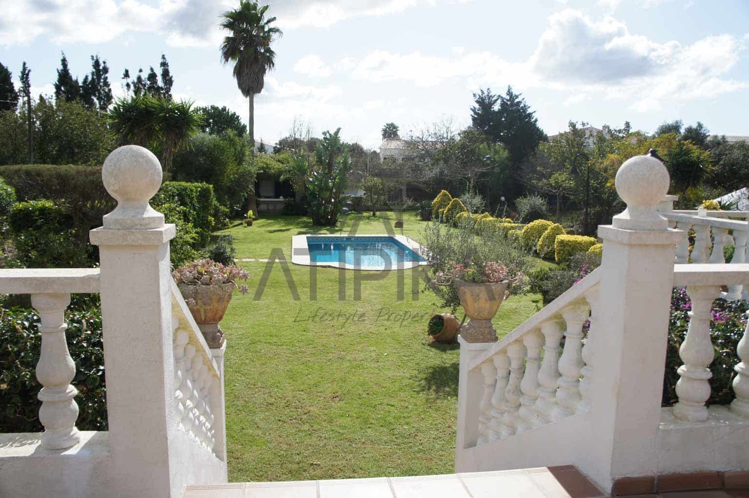 3 soveværelse Villa til salg i La Argentina med swimmingpool - € 990.000 (Ref: 5098063)