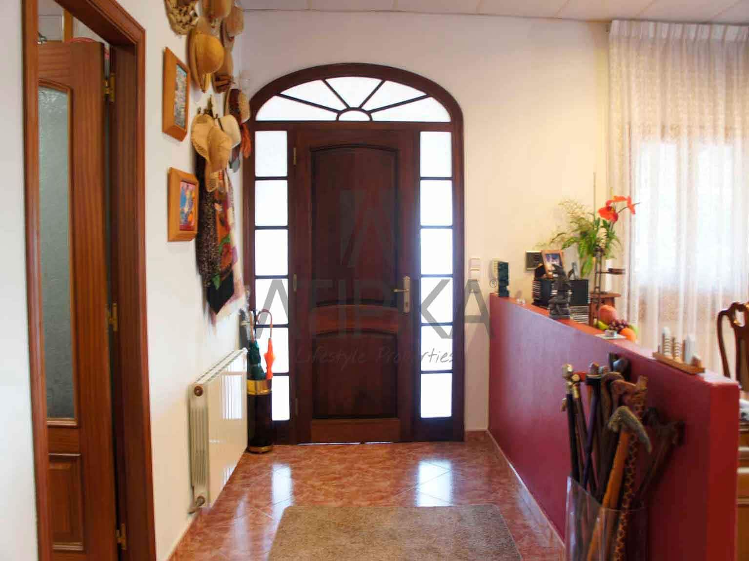 3 soveværelse Villa til salg i La Argentina med swimmingpool - € 990.000 (Ref: 5098063)