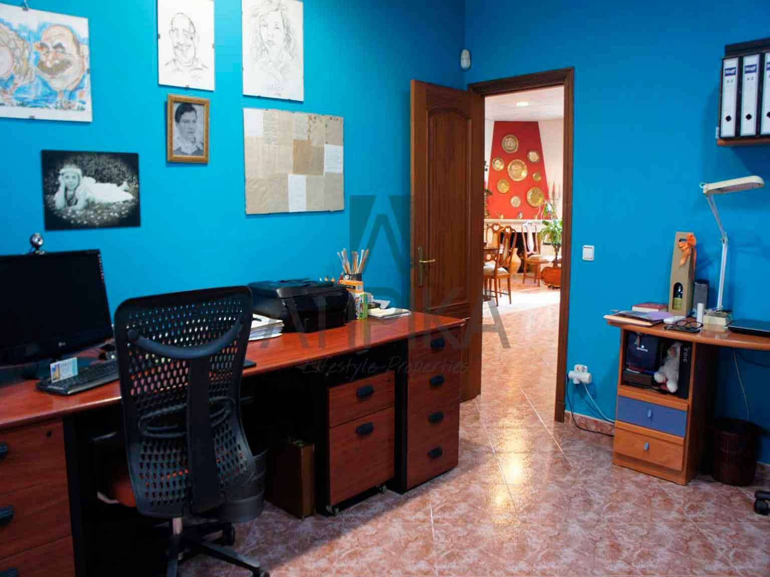 3 soveværelse Villa til salg i La Argentina med swimmingpool - € 990.000 (Ref: 5098063)