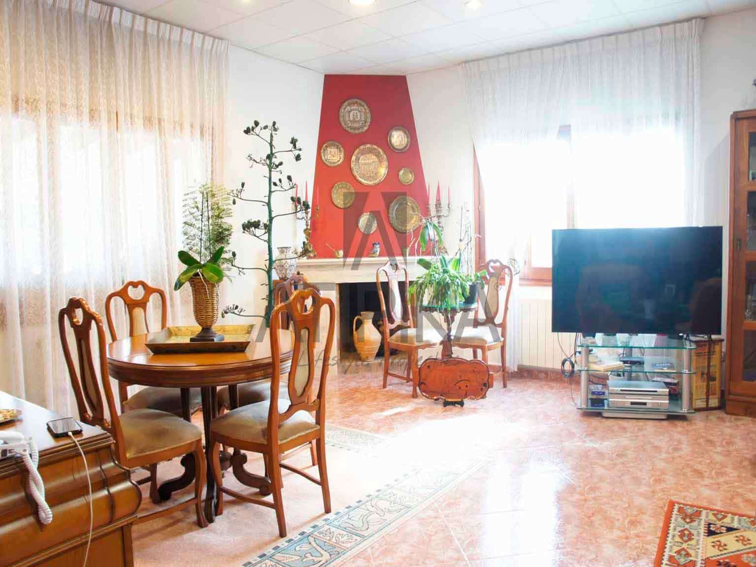 3 soveværelse Villa til salg i La Argentina med swimmingpool - € 990.000 (Ref: 5098063)