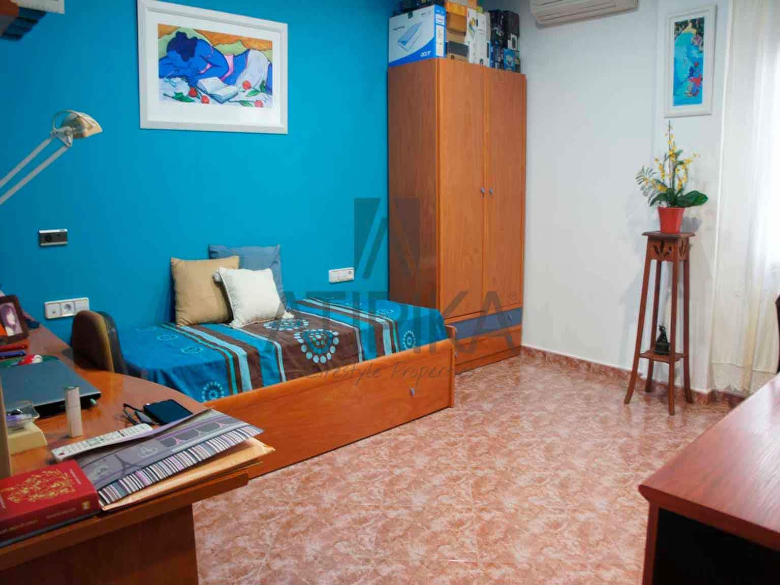 3 soveværelse Villa til salg i La Argentina med swimmingpool - € 990.000 (Ref: 5098063)