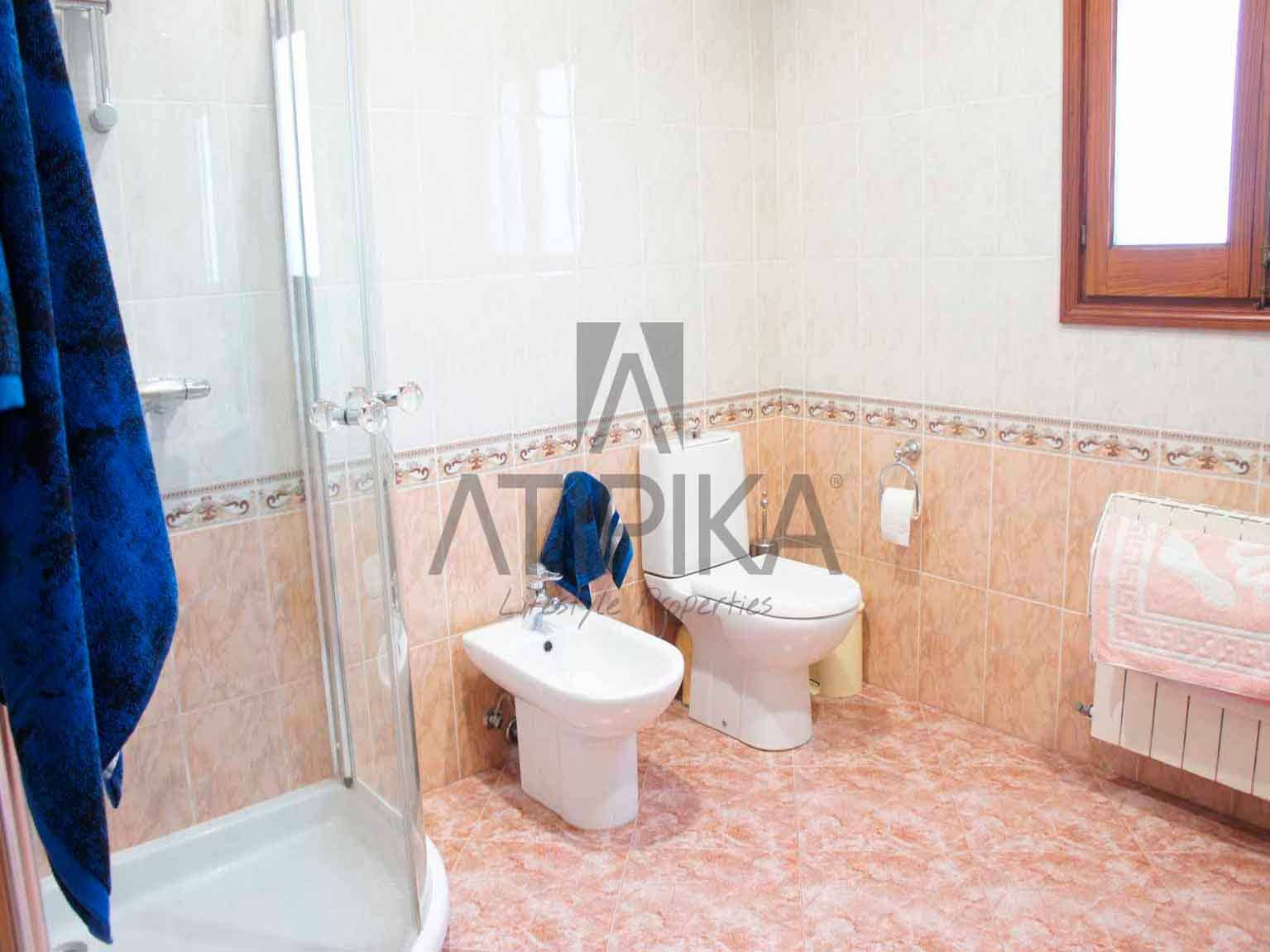 3 soveværelse Villa til salg i La Argentina med swimmingpool - € 990.000 (Ref: 5098063)