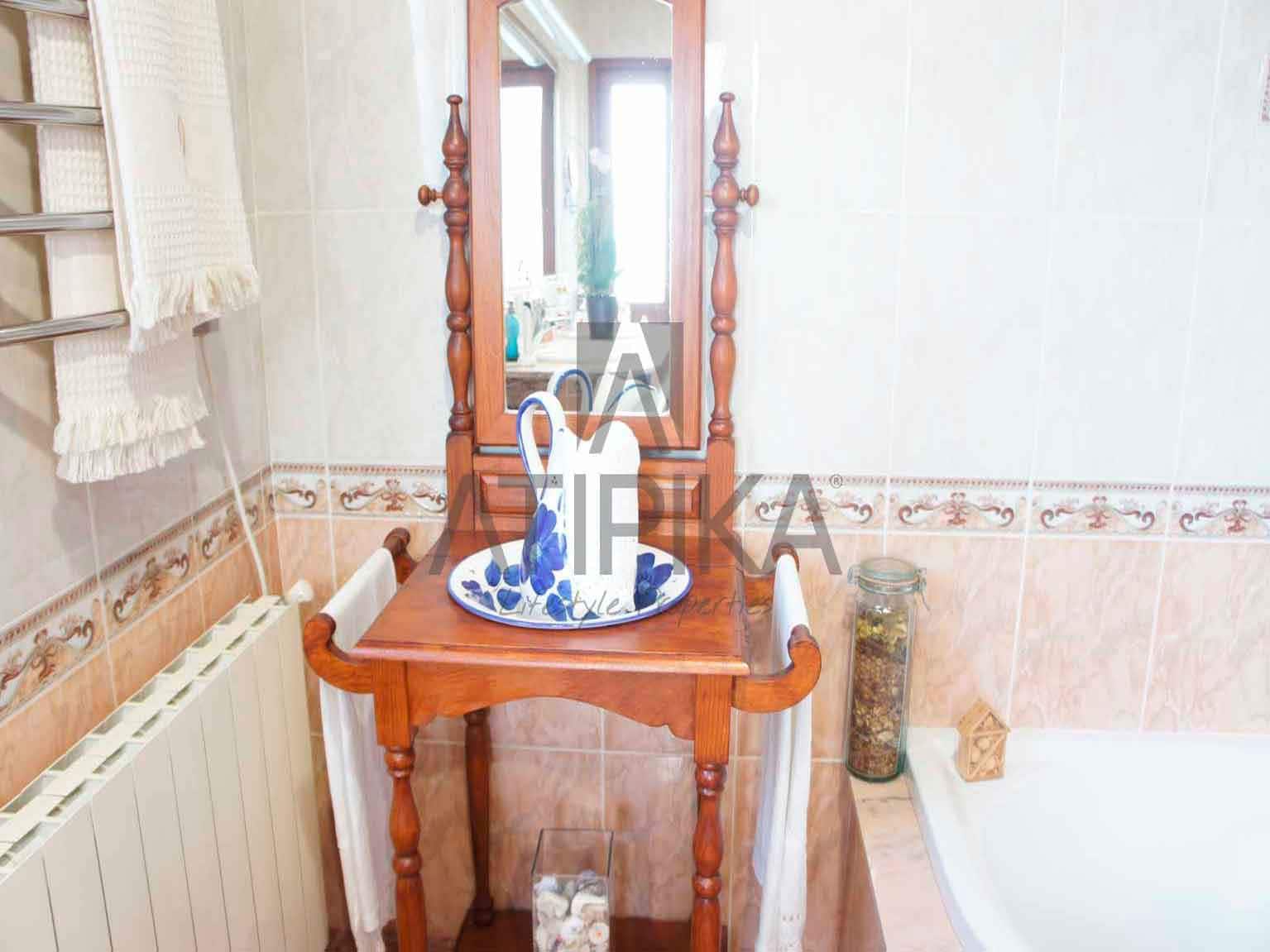 3 soveværelse Villa til salg i La Argentina med swimmingpool - € 990.000 (Ref: 5098063)