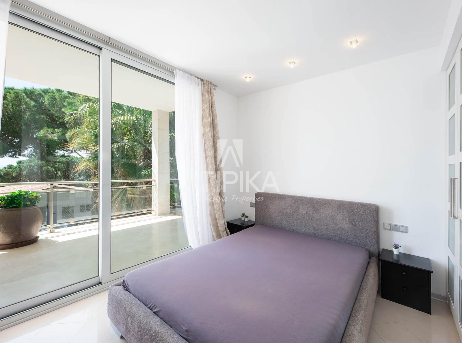 6 makuuhuone Huvila vuokrattavana paikassa Cabrils mukana uima-altaan - 14 800 € (Ref: 6070795)