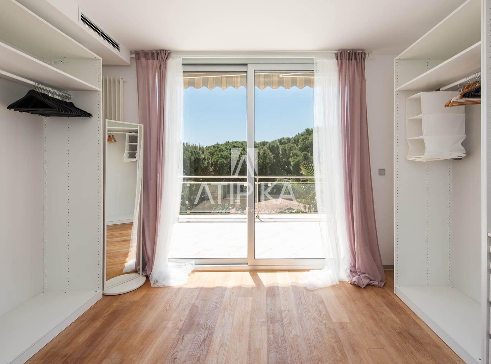 6 makuuhuone Huvila vuokrattavana paikassa Cabrils mukana uima-altaan - 14 800 € (Ref: 6070795)