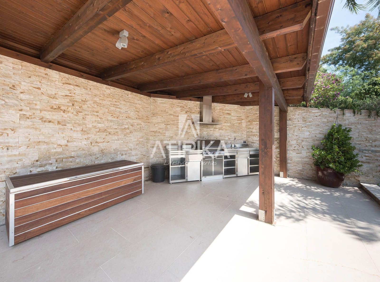 6 makuuhuone Huvila vuokrattavana paikassa Cabrils mukana uima-altaan - 14 800 € (Ref: 6070795)