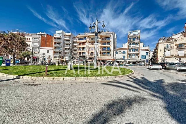 Mark till salu i Sitges - 450 000 € (Ref: 6684234)