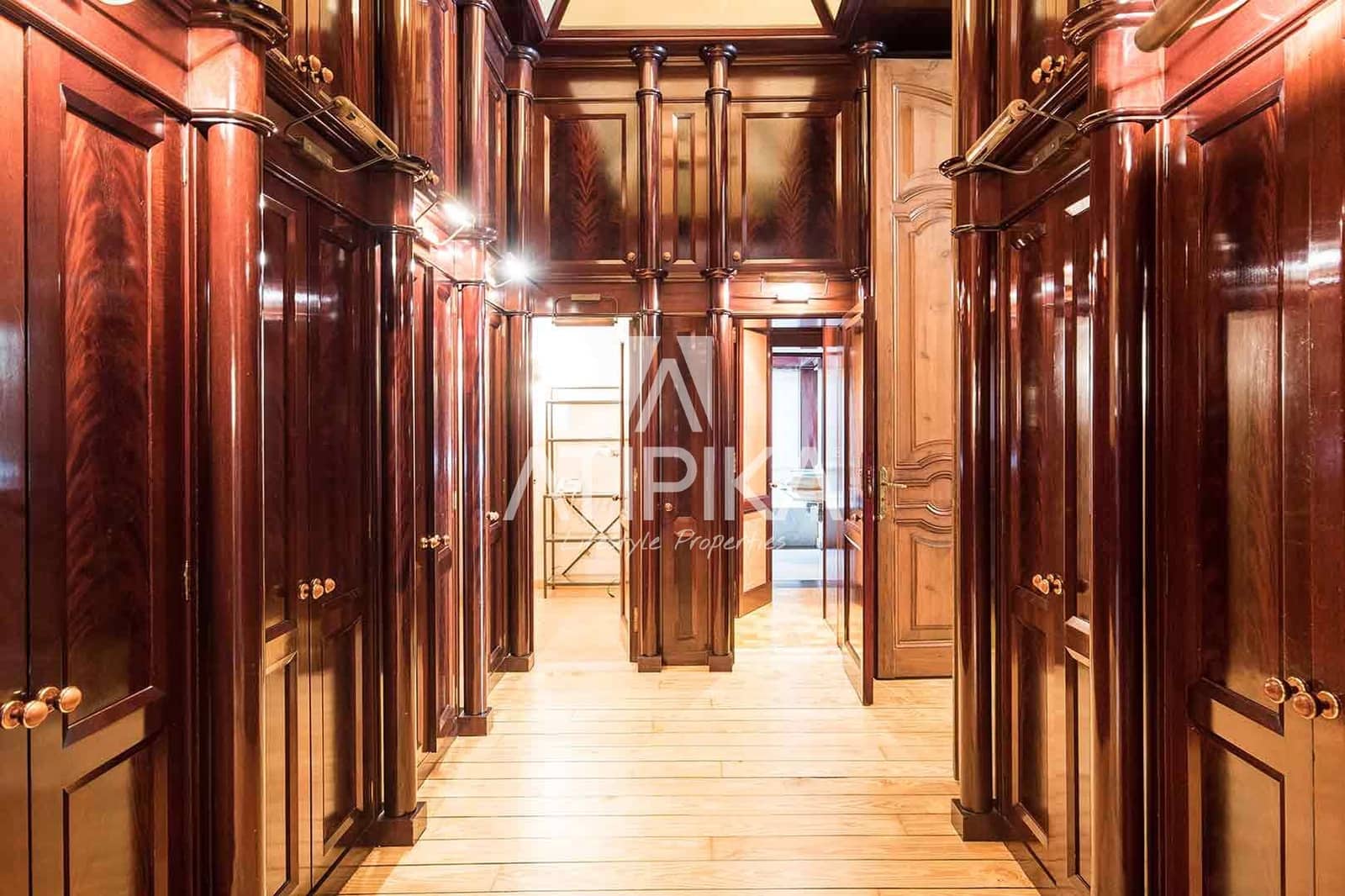 4 bedroom Apartment for sale in Barcelona city - € 13,800,000 (Ref: 6835929)