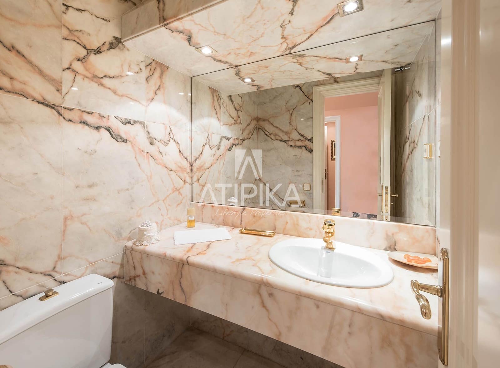 6 soveværelse Villa til salg i Barcelona by med swimmingpool - € 4.100.000 (Ref: 6983636)