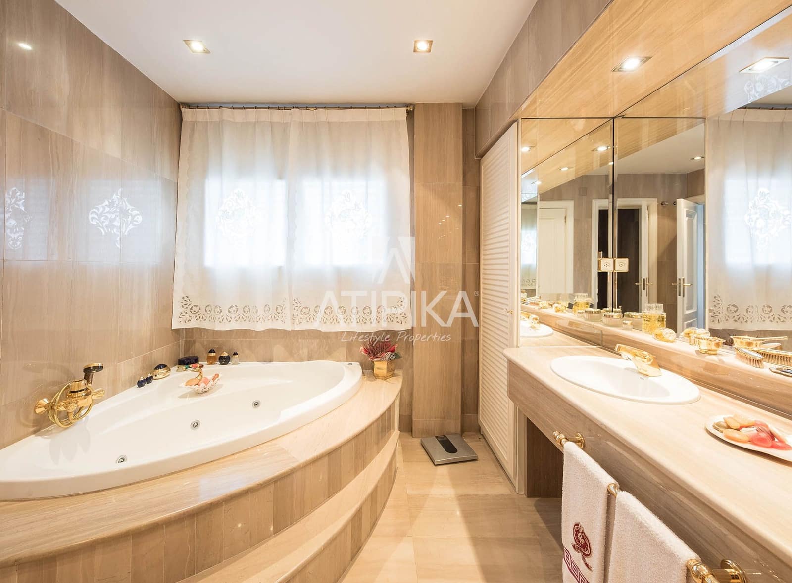 6 soveværelse Villa til salg i Barcelona by med swimmingpool - € 4.100.000 (Ref: 6983636)