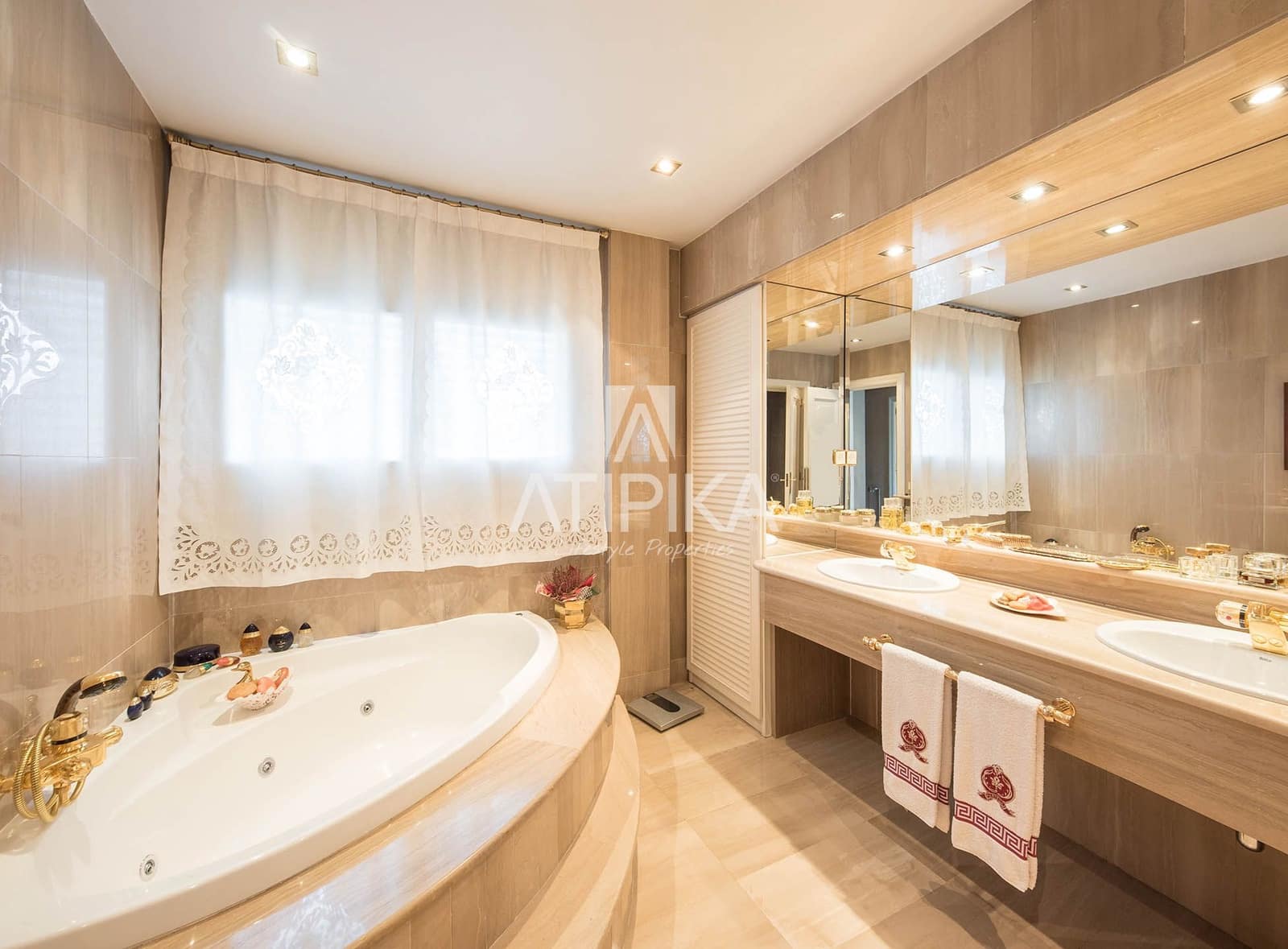 6 soveværelse Villa til salg i Barcelona by med swimmingpool - € 4.100.000 (Ref: 6983636)