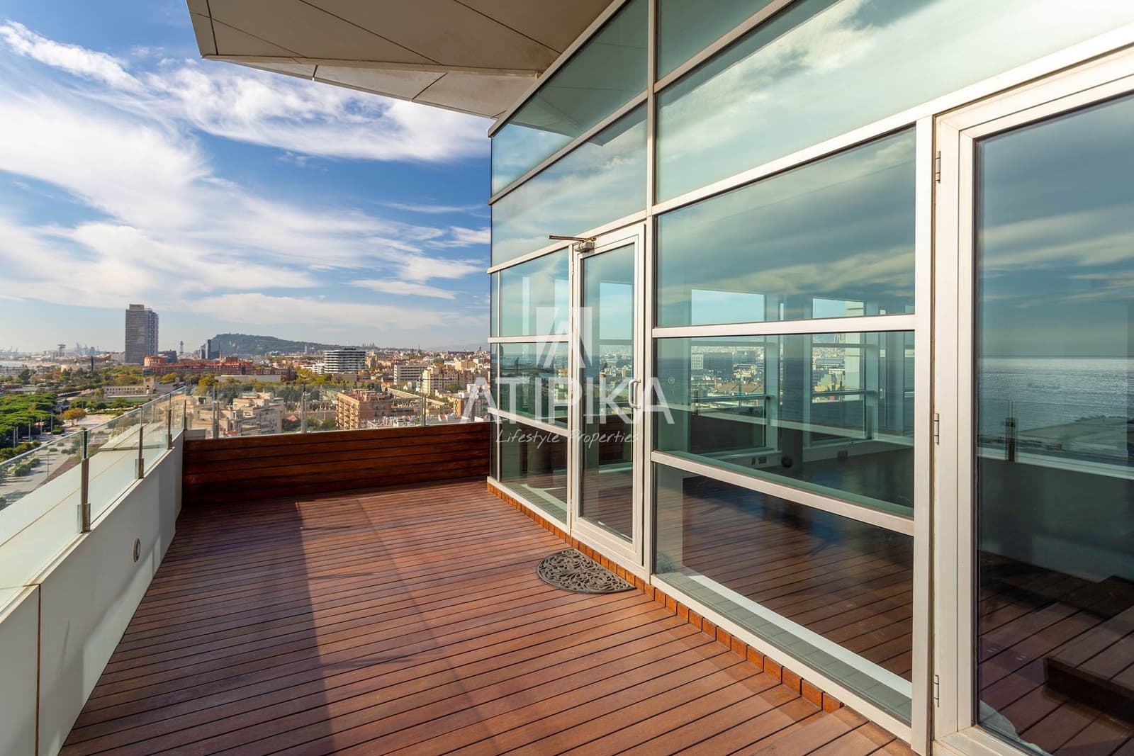 2 bedroom Penthouse for sale in Barcelona city - € 1,900,000 (Ref: 7160210)