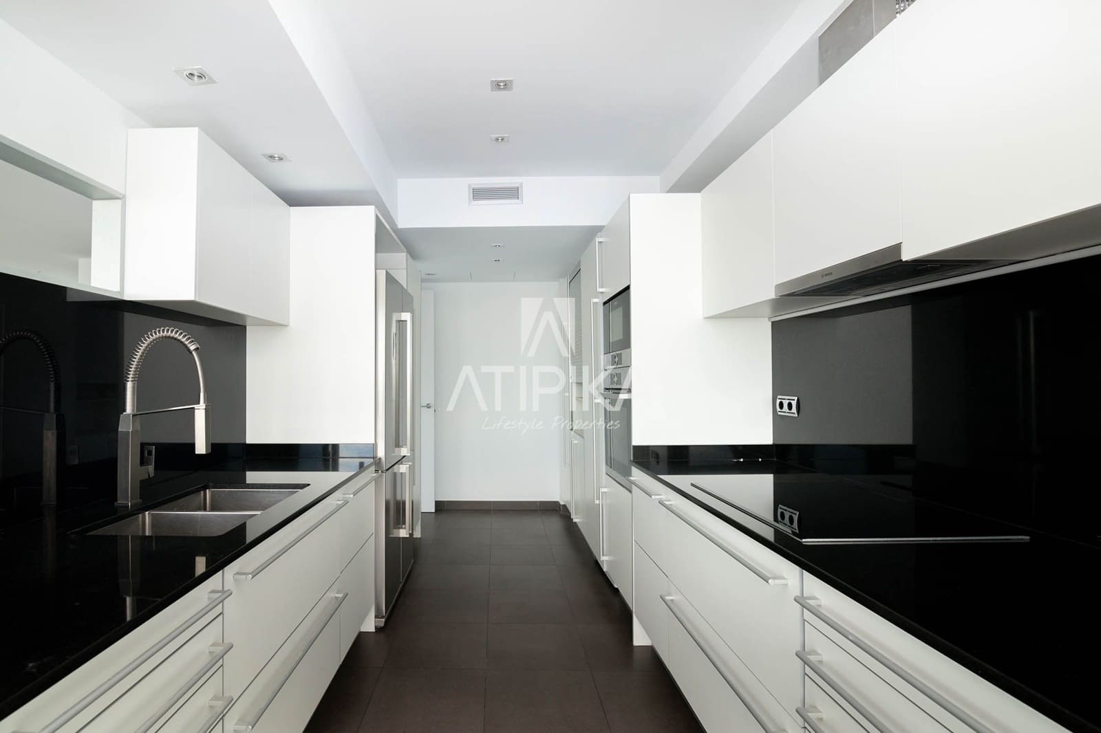 2 bedroom Penthouse for sale in Barcelona city - € 1,900,000 (Ref: 7160210)