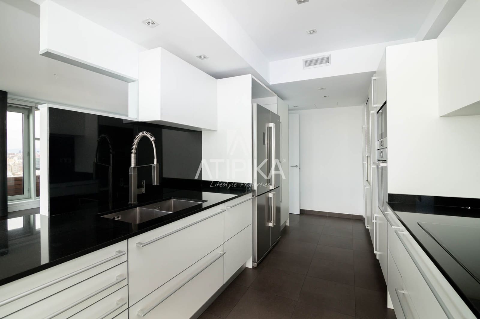 2 bedroom Penthouse for sale in Barcelona city - € 1,900,000 (Ref: 7160210)