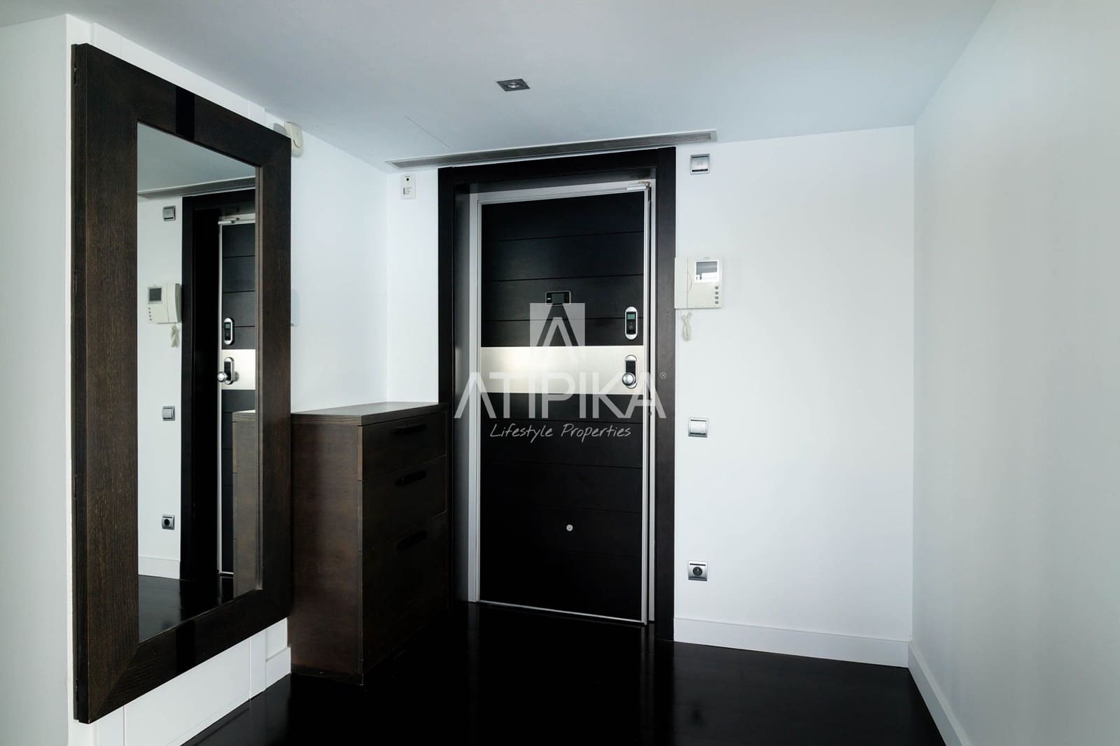 2 bedroom Penthouse for sale in Barcelona city - € 1,900,000 (Ref: 7160210)