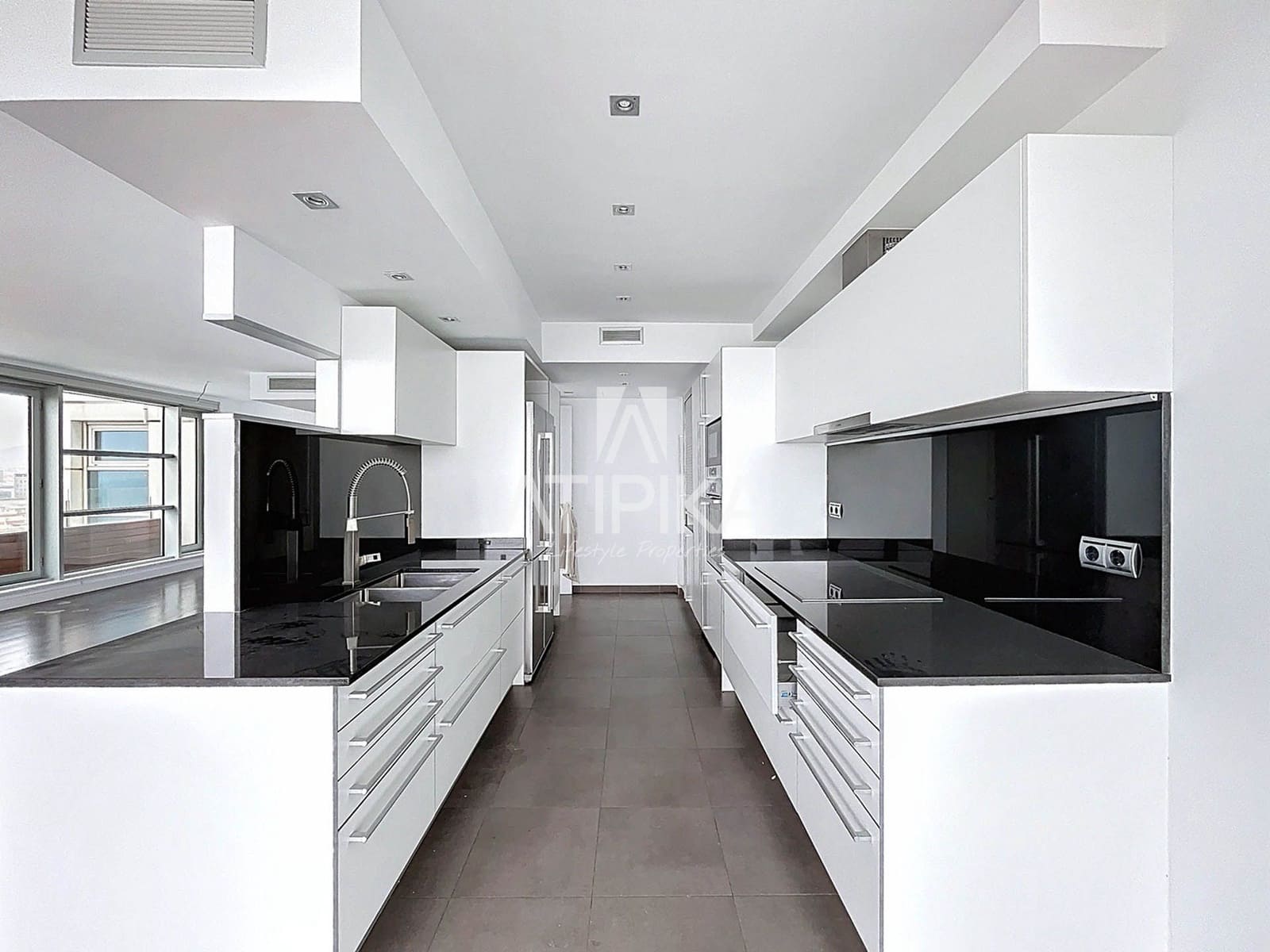 2 bedroom Penthouse for sale in Barcelona city - € 1,900,000 (Ref: 7160210)