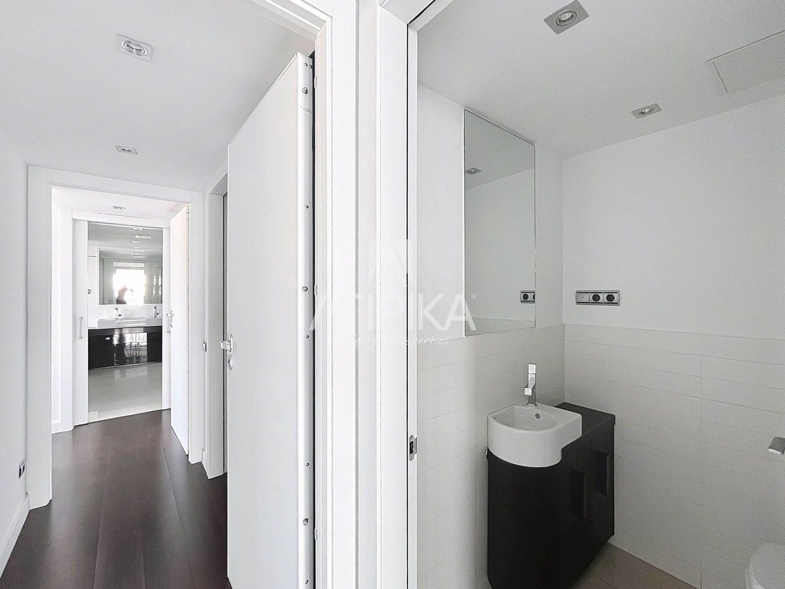 2 bedroom Penthouse for sale in Barcelona city - € 1,900,000 (Ref: 7160210)