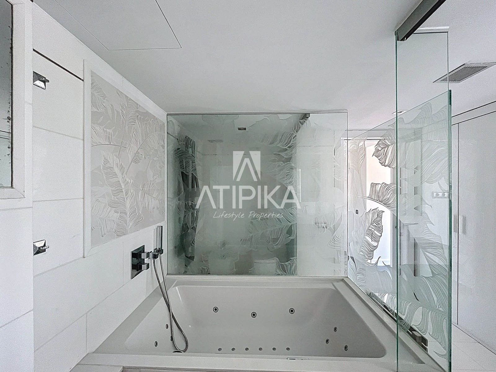 2 bedroom Penthouse for sale in Barcelona city - € 1,900,000 (Ref: 7160210)