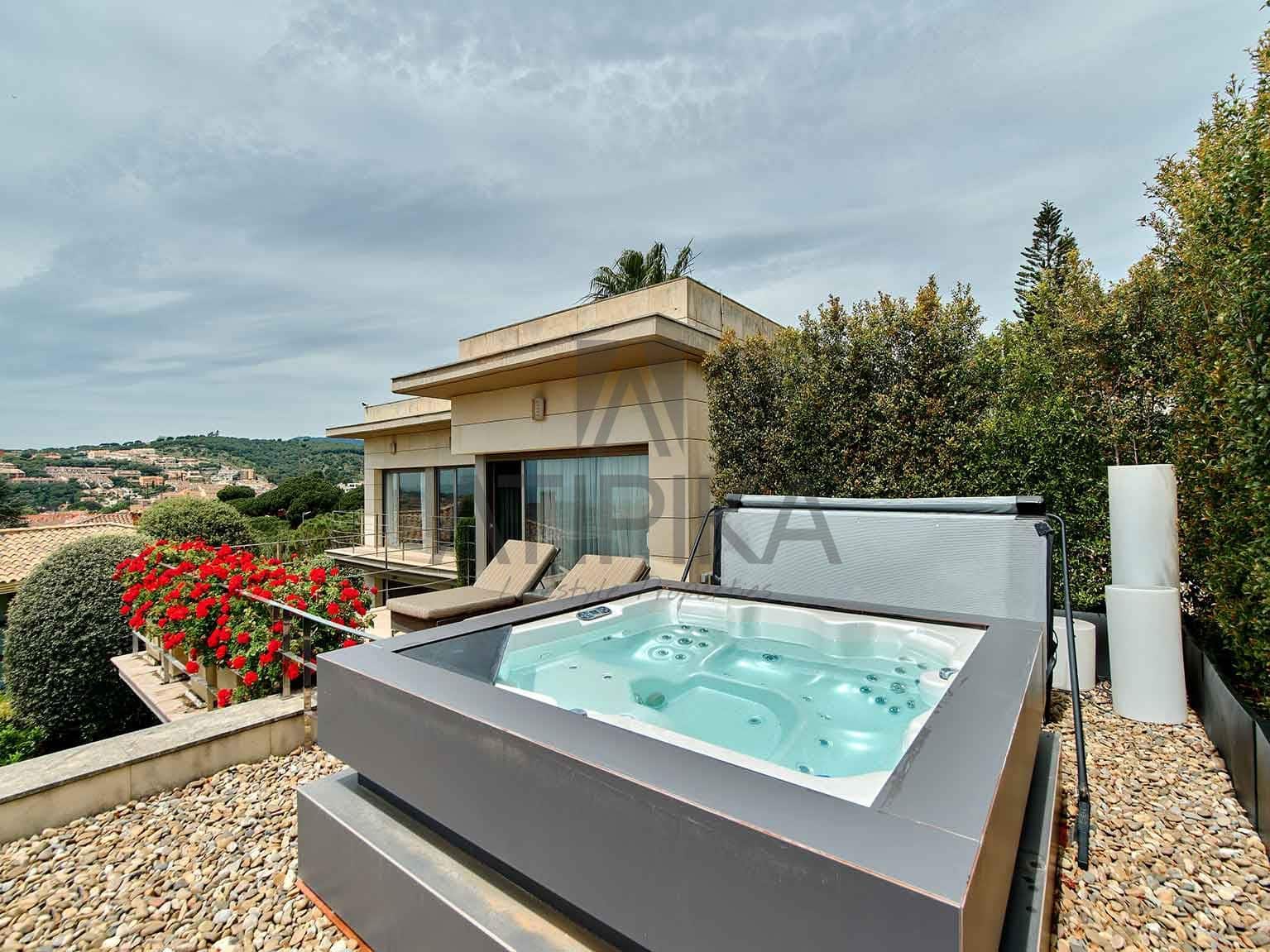 5 soveværelse Villa til salg i Teia med swimmingpool - € 3.200.000 (Ref: 7178813)