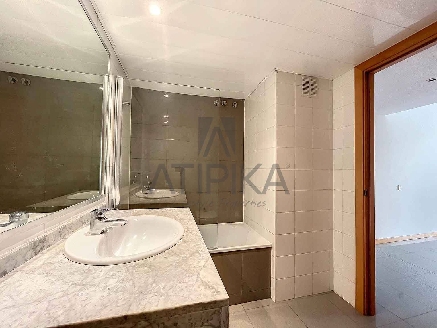 1 bedroom Apartment for sale in Barcelona city with pool - € 549,000 (Ref: 7237743)