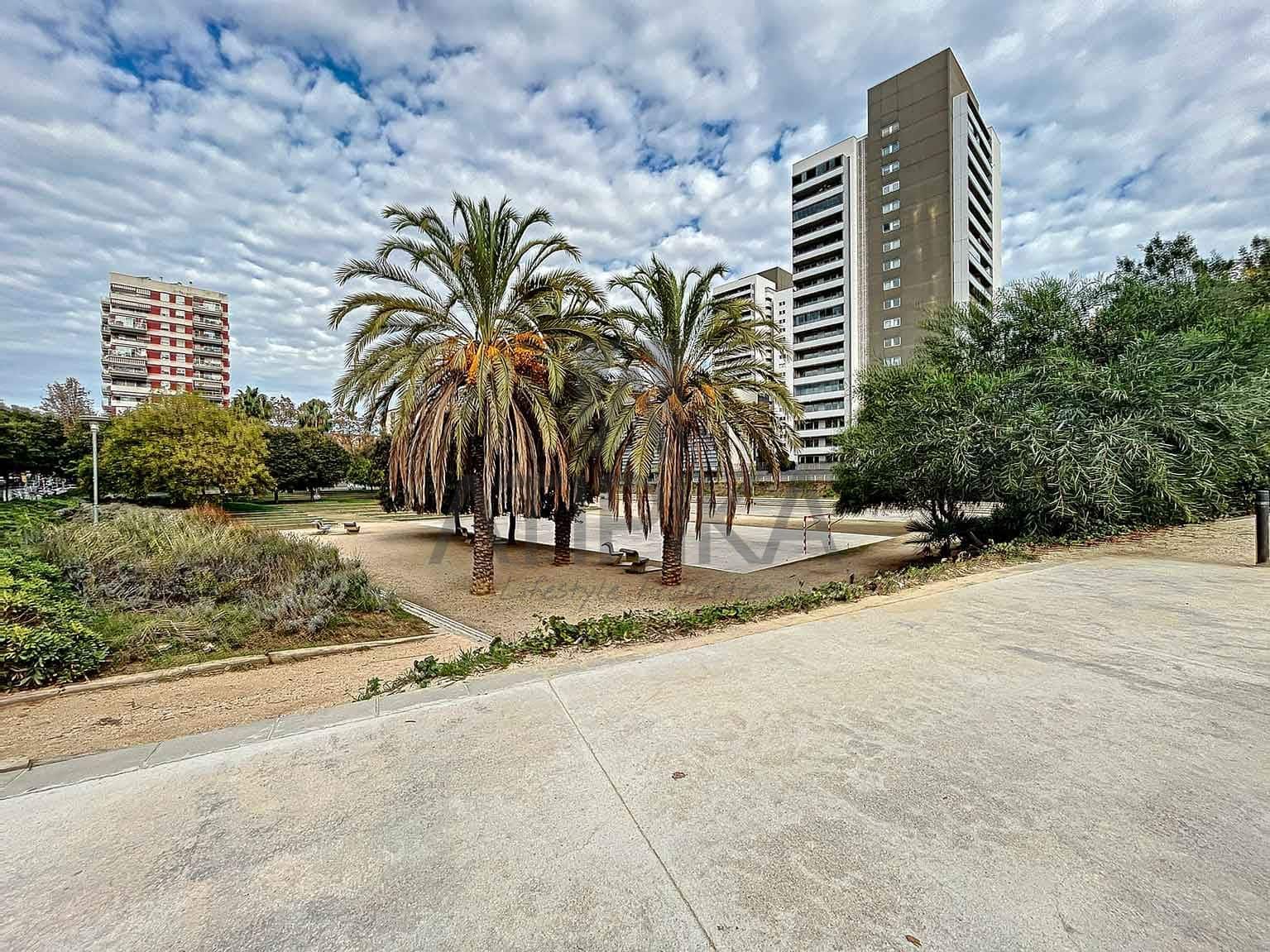 1 bedroom Apartment for sale in Barcelona city with pool - € 549,000 (Ref: 7237743)