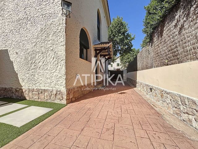 6 bedroom Villa for rent in Sitges with pool - € 8,000 (Ref: 7249265)