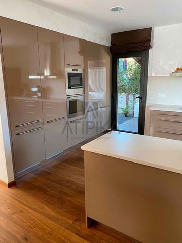 5 soveværelse Villa til salg i Premià de Dalt med swimmingpool - € 986.000 (Ref: 7423878)