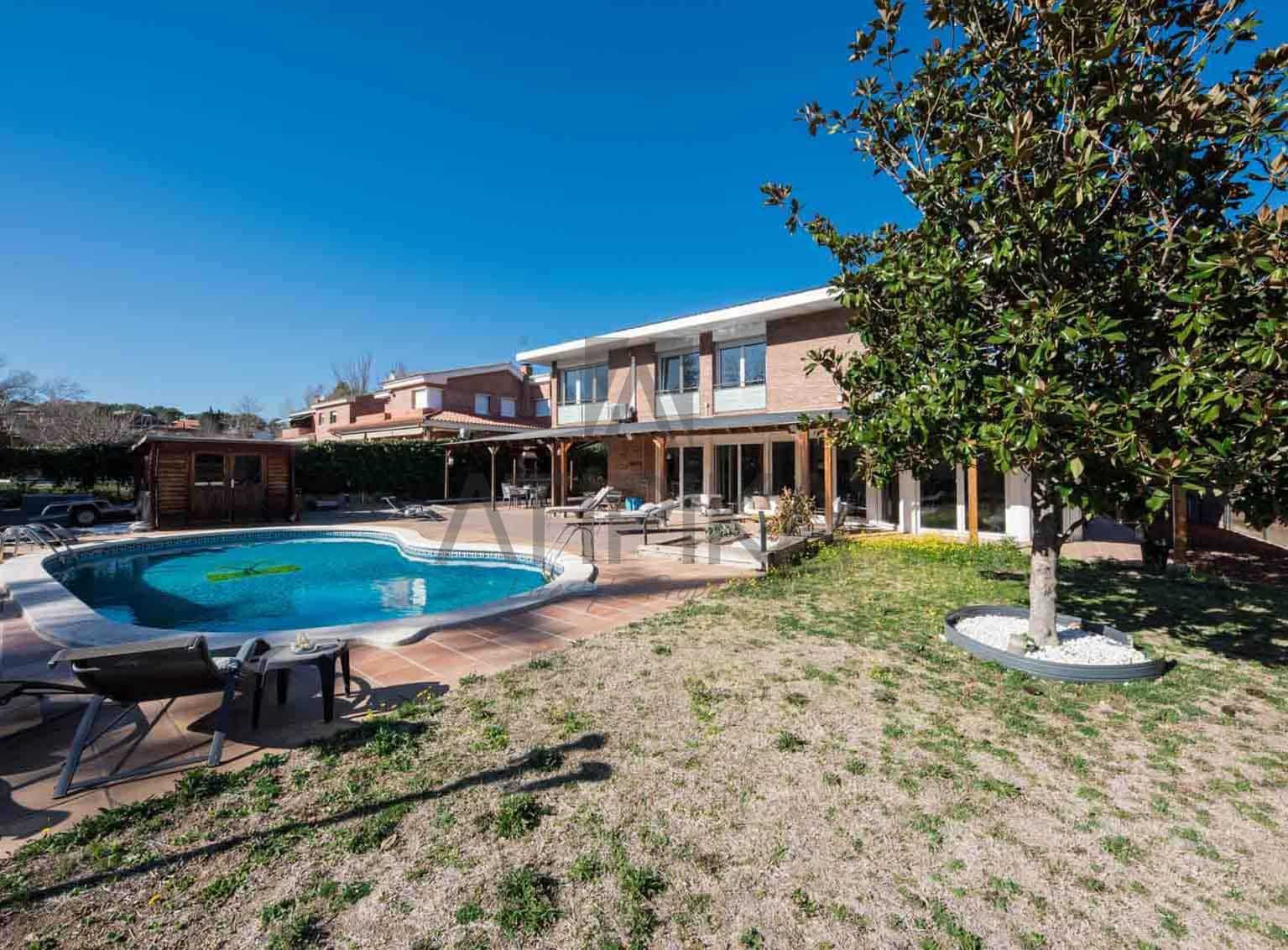 7 soveværelse Villa til salg i Sant Quirze del Valles med swimmingpool - € 1.250.000 (Ref: 7472592)