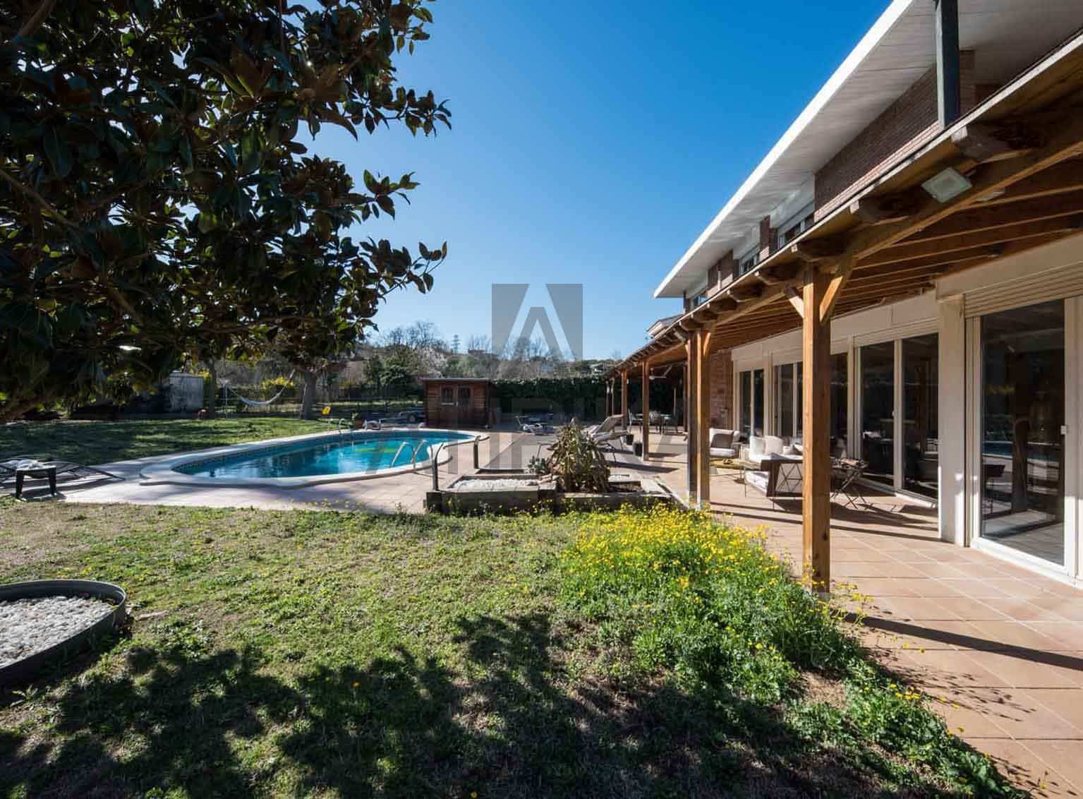 7 soveværelse Villa til salg i Sant Quirze del Valles med swimmingpool - € 1.250.000 (Ref: 7472592)