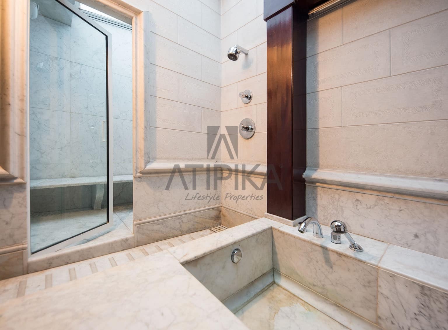 Kontor til salg i Barcelona by - € 13.800.000 (Ref: 7476887)