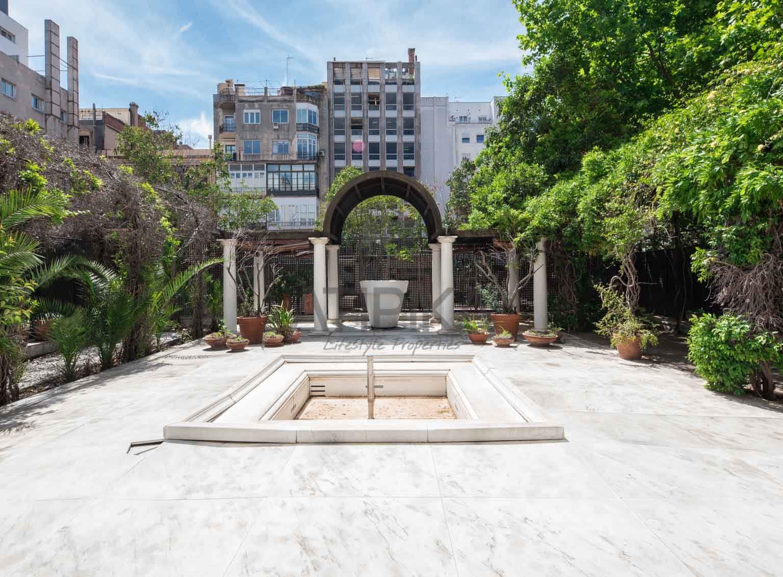 Kontor til salg i Barcelona by - € 13.800.000 (Ref: 7476887)