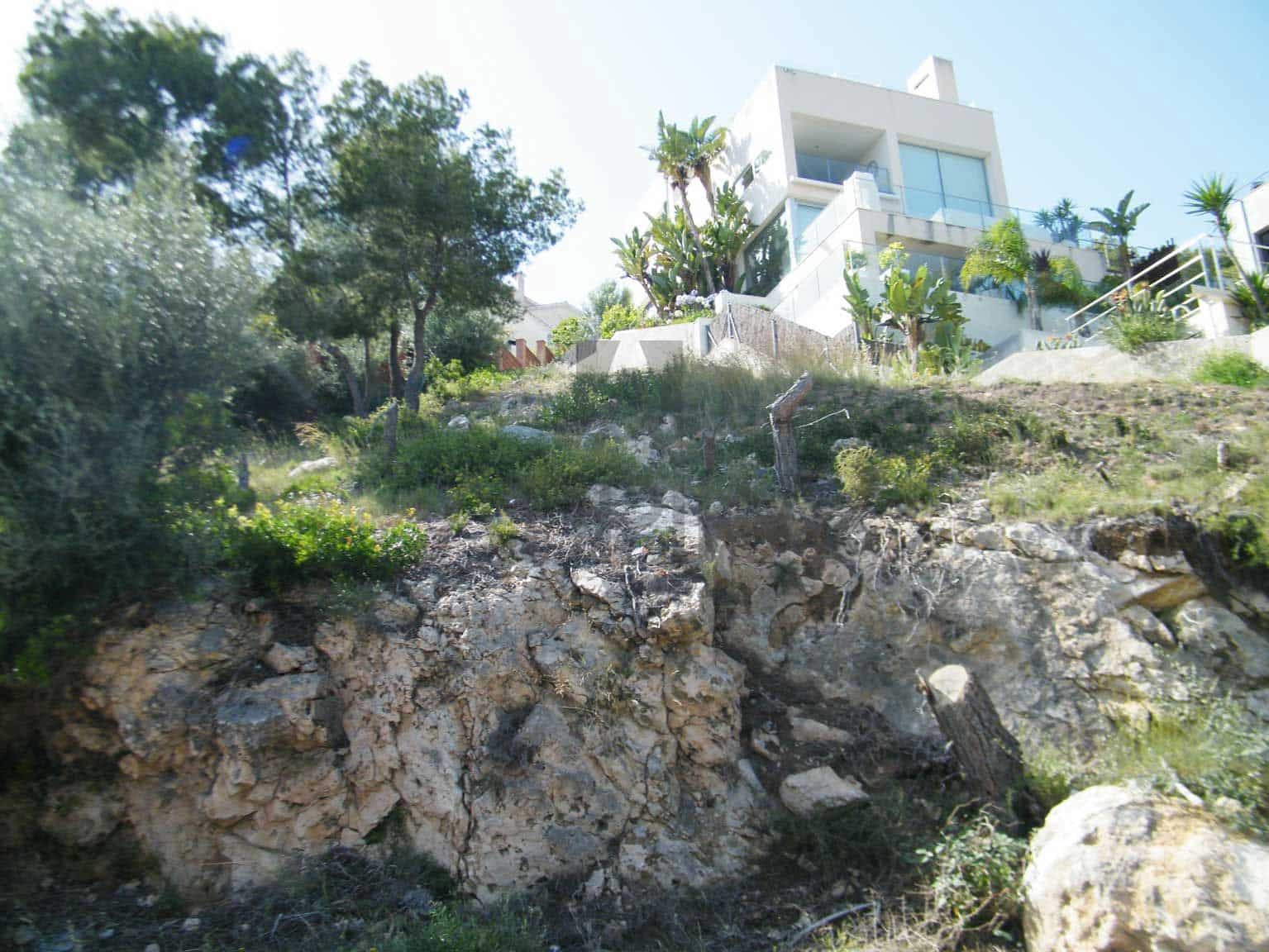 Grunde uden byggetilladelser til salg i Sitges - € 160.000 (Ref: 7499866)