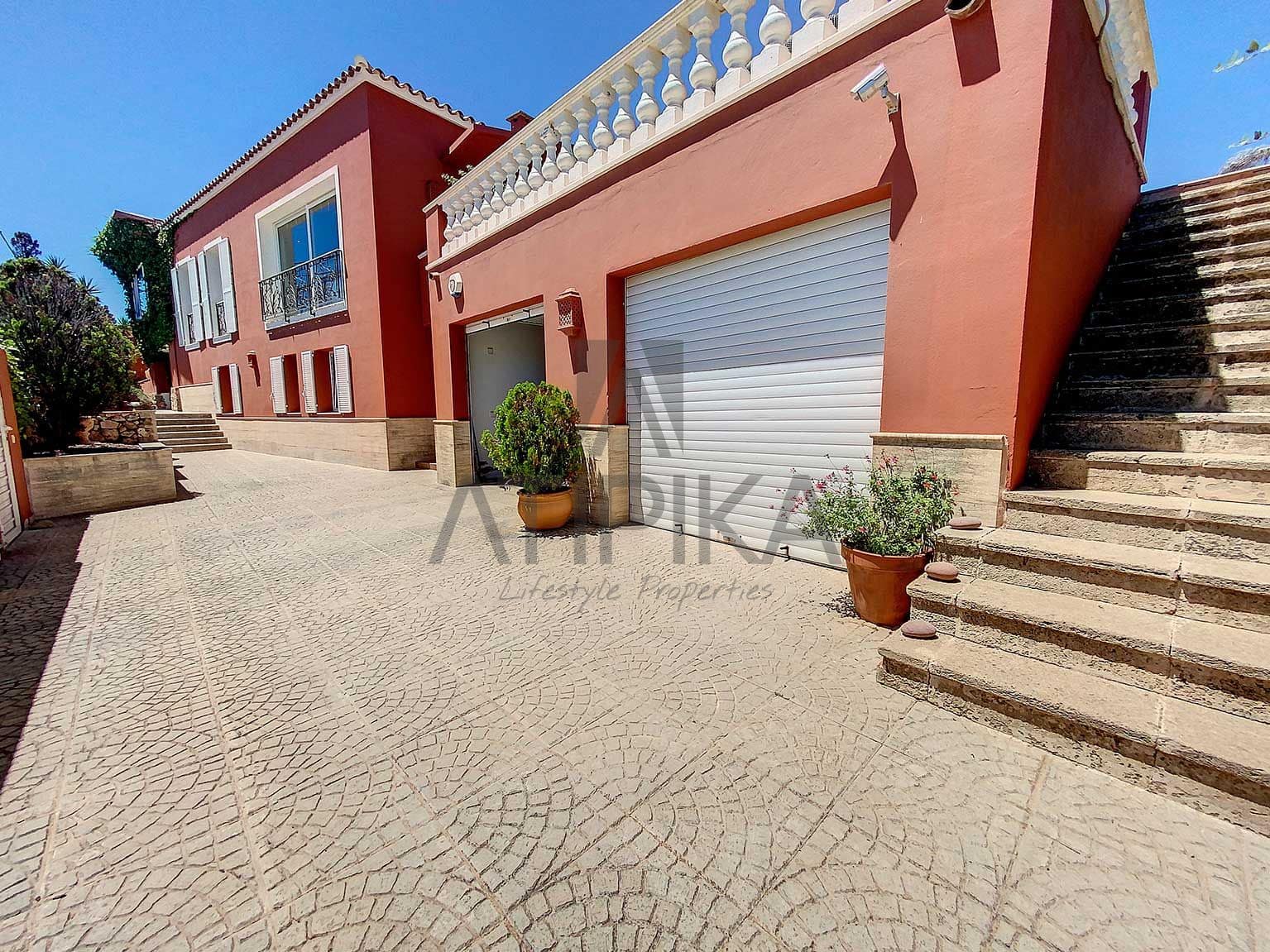 10 soverom Villa til salgs i Punta Prima med svømmebasseng - € 3 695 000 (Ref: 7499876)