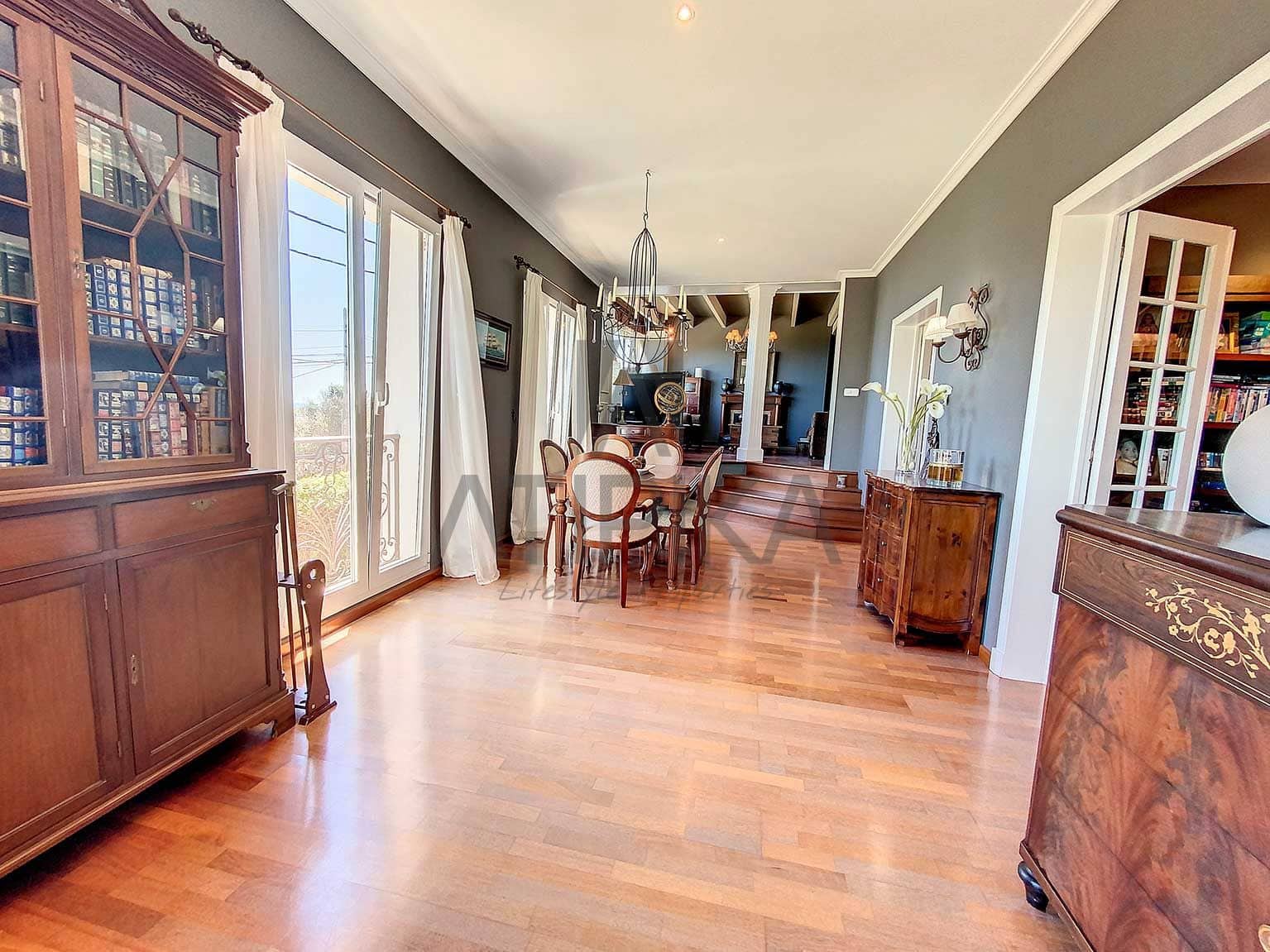 10 soverom Villa til salgs i Punta Prima med svømmebasseng - € 3 695 000 (Ref: 7499876)