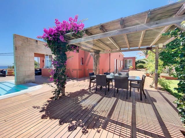 Chalet de 10 habitaciones en Punta Prima, San Luis / Sant Lluís en venta con piscina - 3.695.000 € (Ref: 7499876)